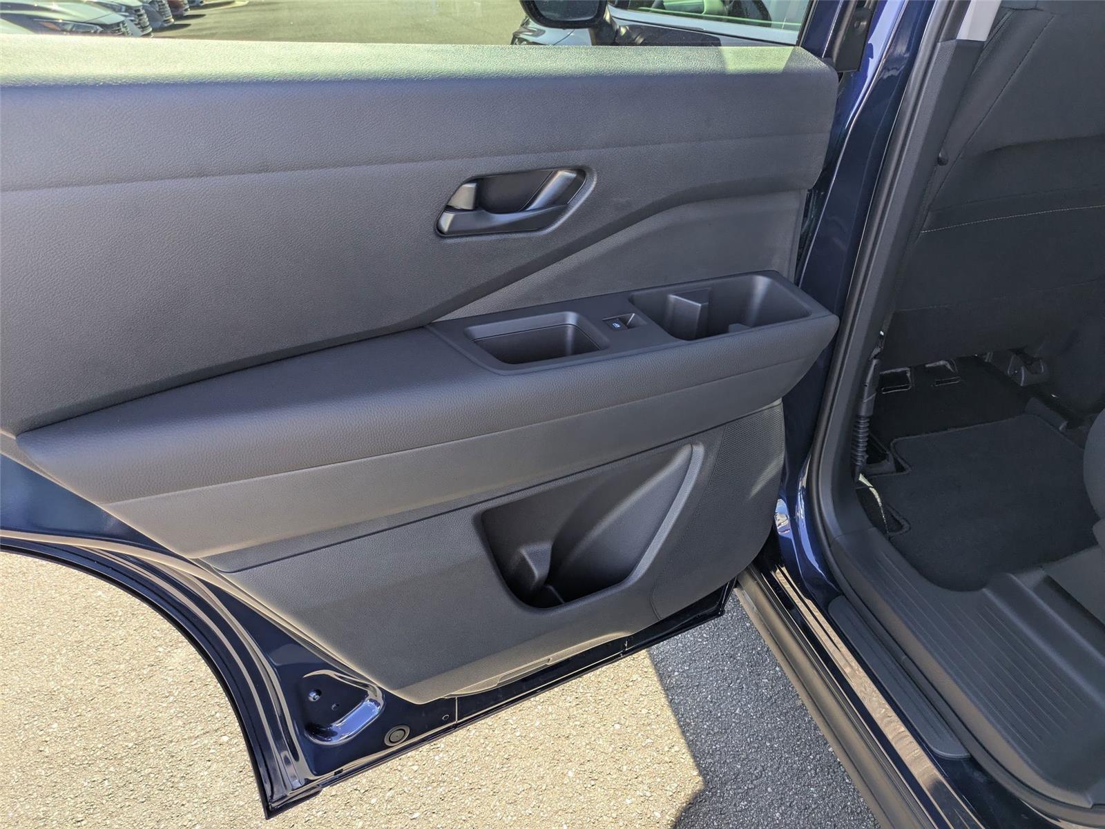2025 Nissan Pathfinder SV photo 23