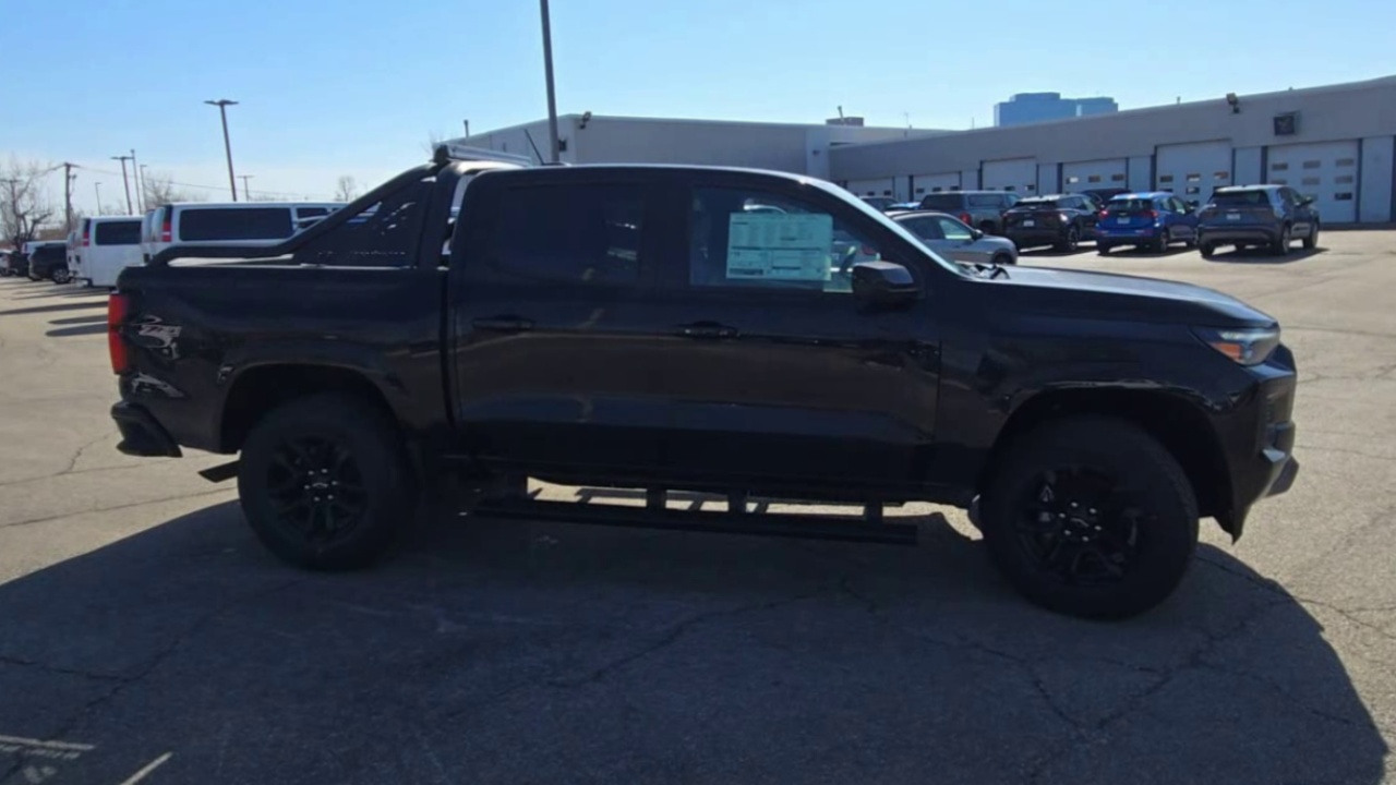 2025 Chevrolet Colorado Z71 photo 8