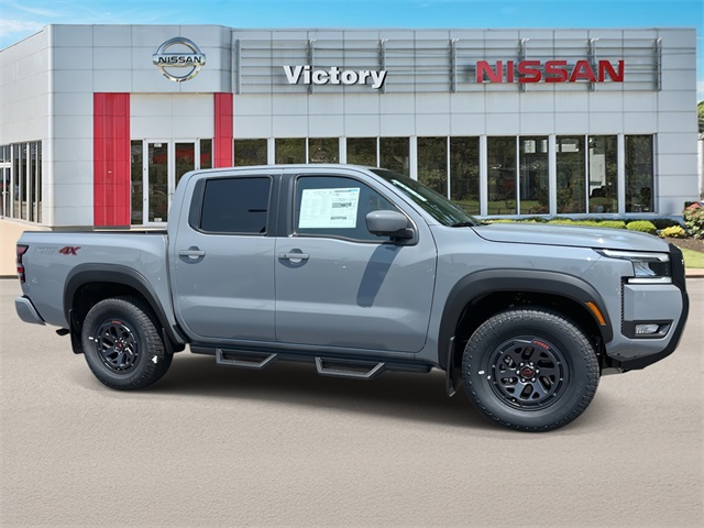 2025 Nissan Frontier PRO-4X photo 2