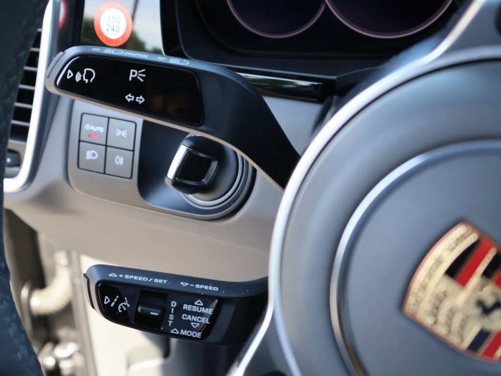 2023 Porsche Cayenne E-Hybrid photo 31