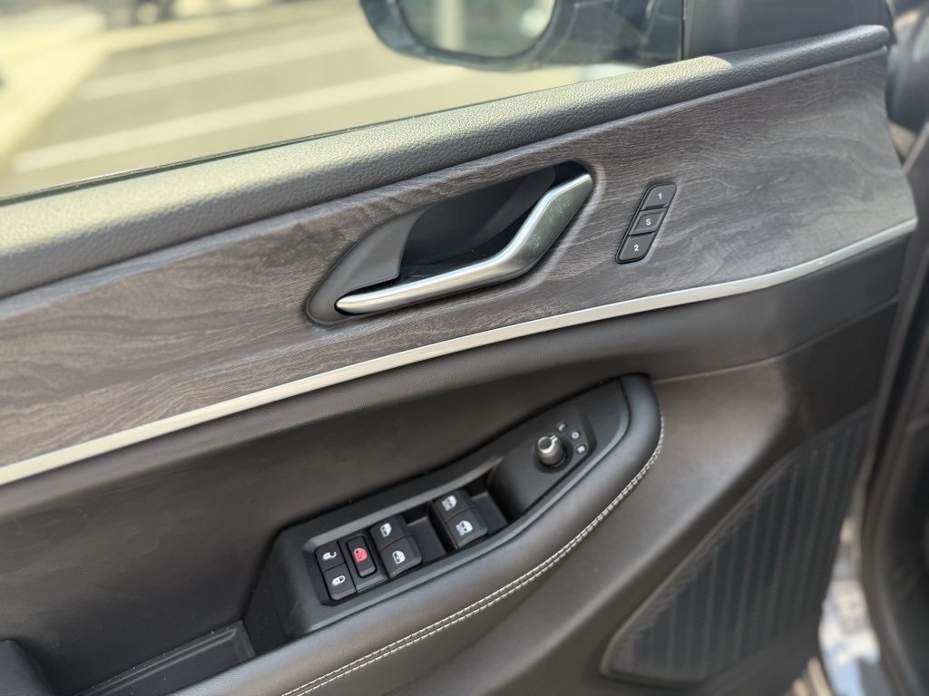 2023 Jeep Grand Cherokee Limited photo 12