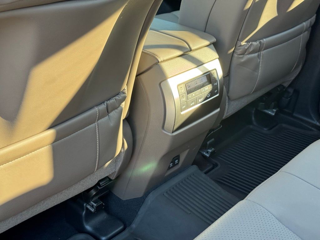 2023 Lexus GX 460 Luxury photo 25