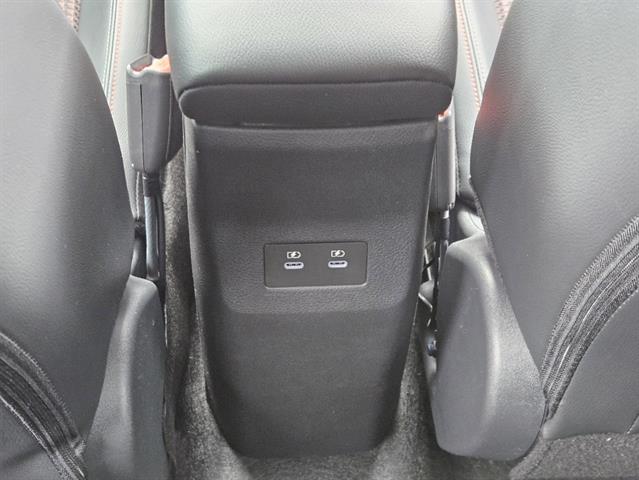 2025 Nissan Kicks SR photo 21