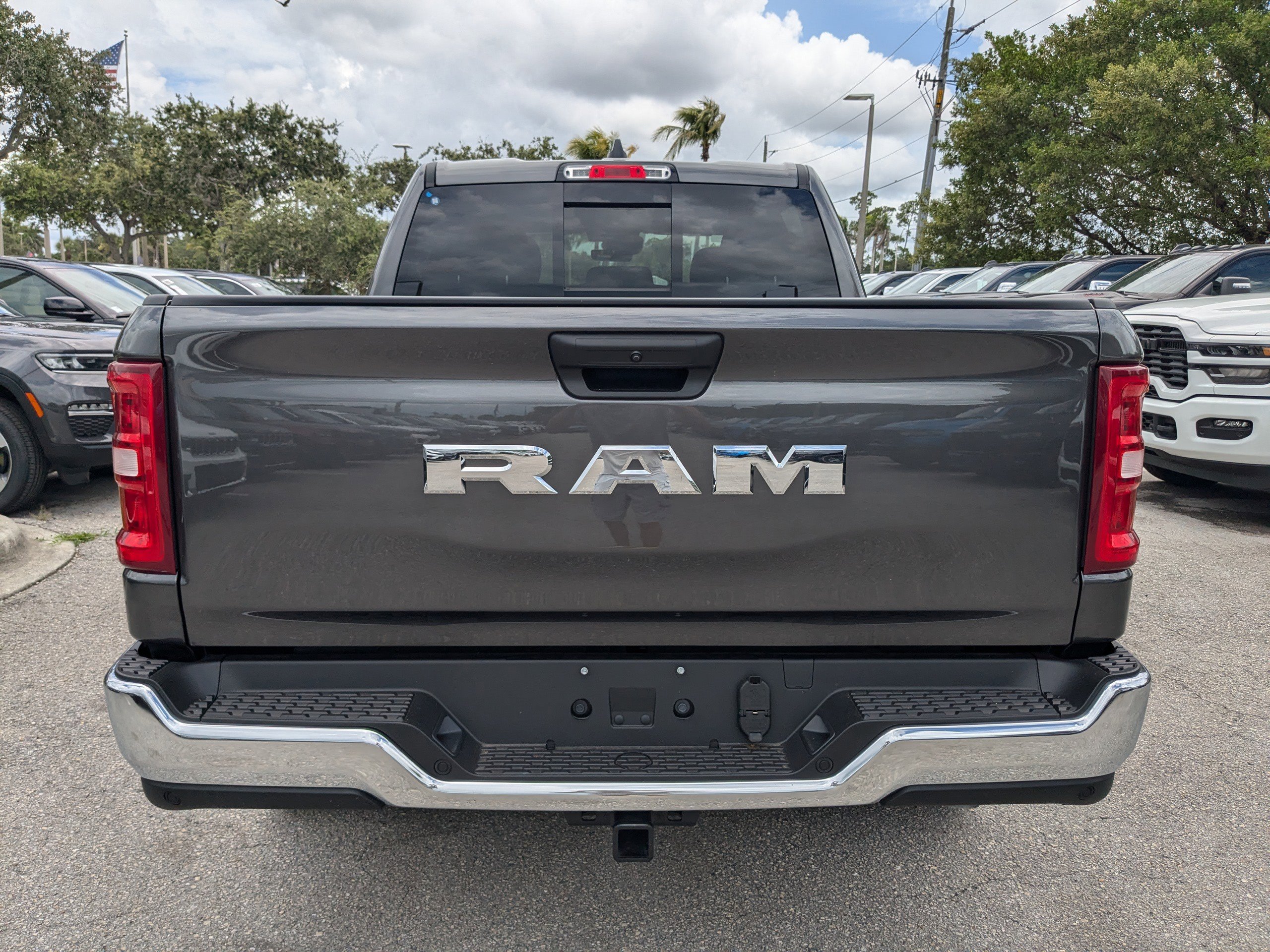 2025 Ram 1500 Tradesman photo 6
