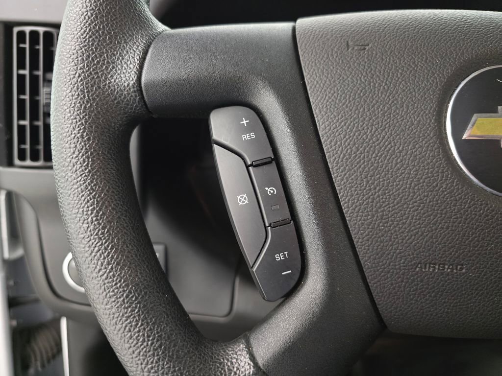 2022 Chevrolet Express 3500 LS photo 7