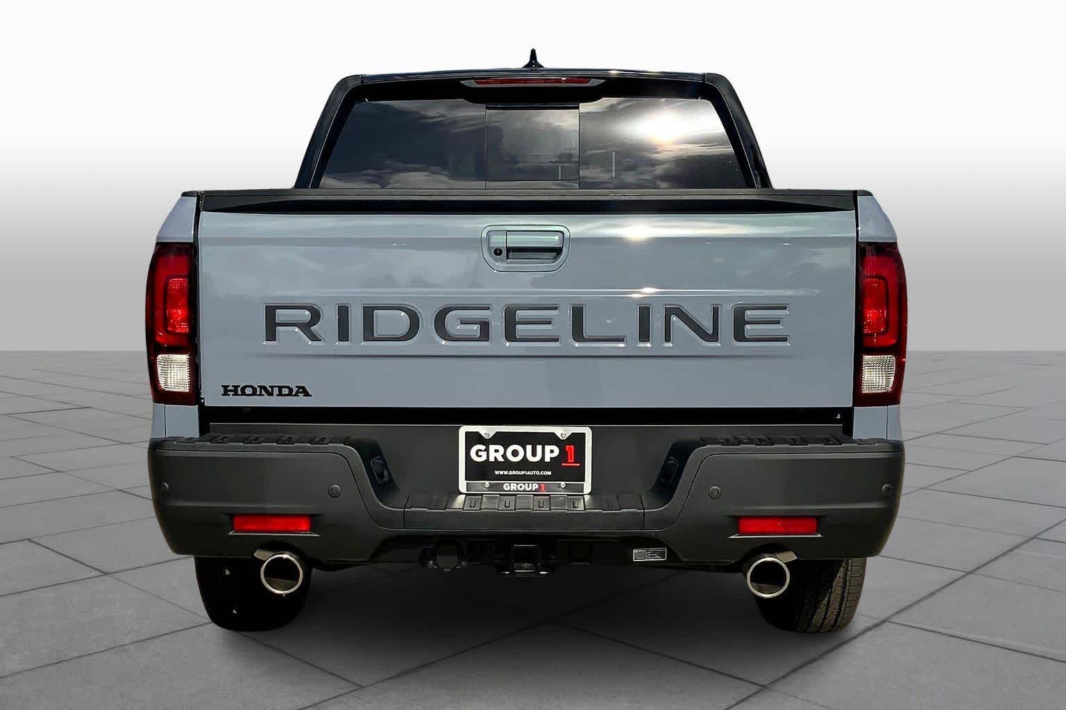 2026 Honda Ridgeline Black Edition photo 4