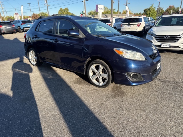 2009 Toyota Corolla Matrix L 4WD photo 2