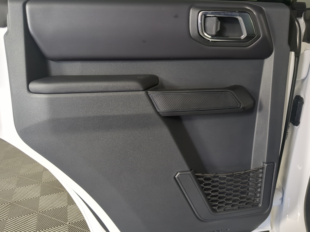 2025 Ford Bronco Outer Banks photo 13