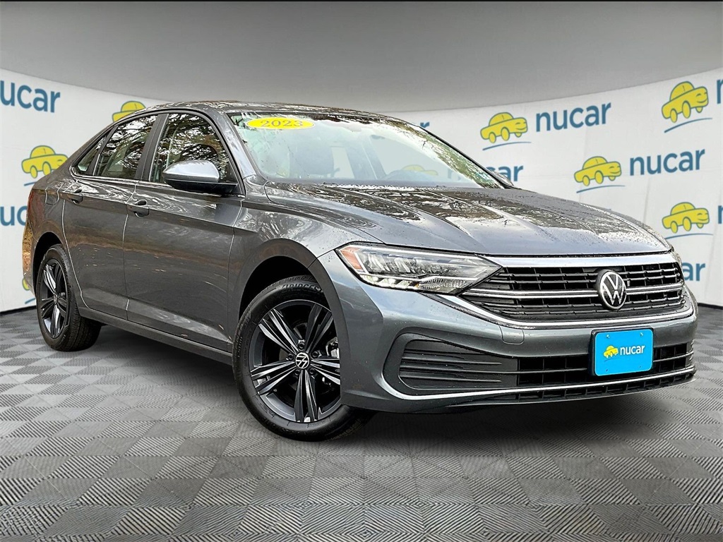 2023 Volkswagen Jetta SE's photo