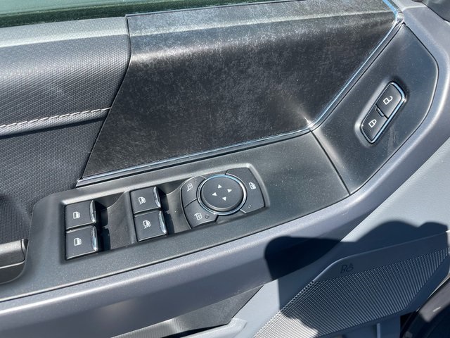 2025 Ford F-150 Lightning photo 20