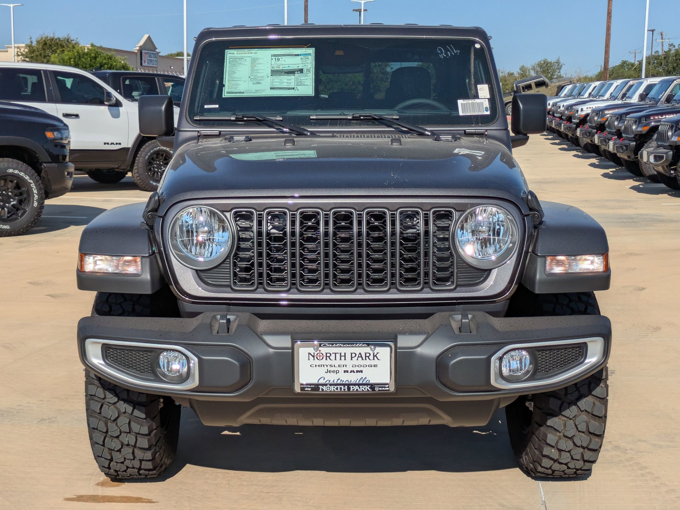 2025 Jeep Gladiator Sport photo 8