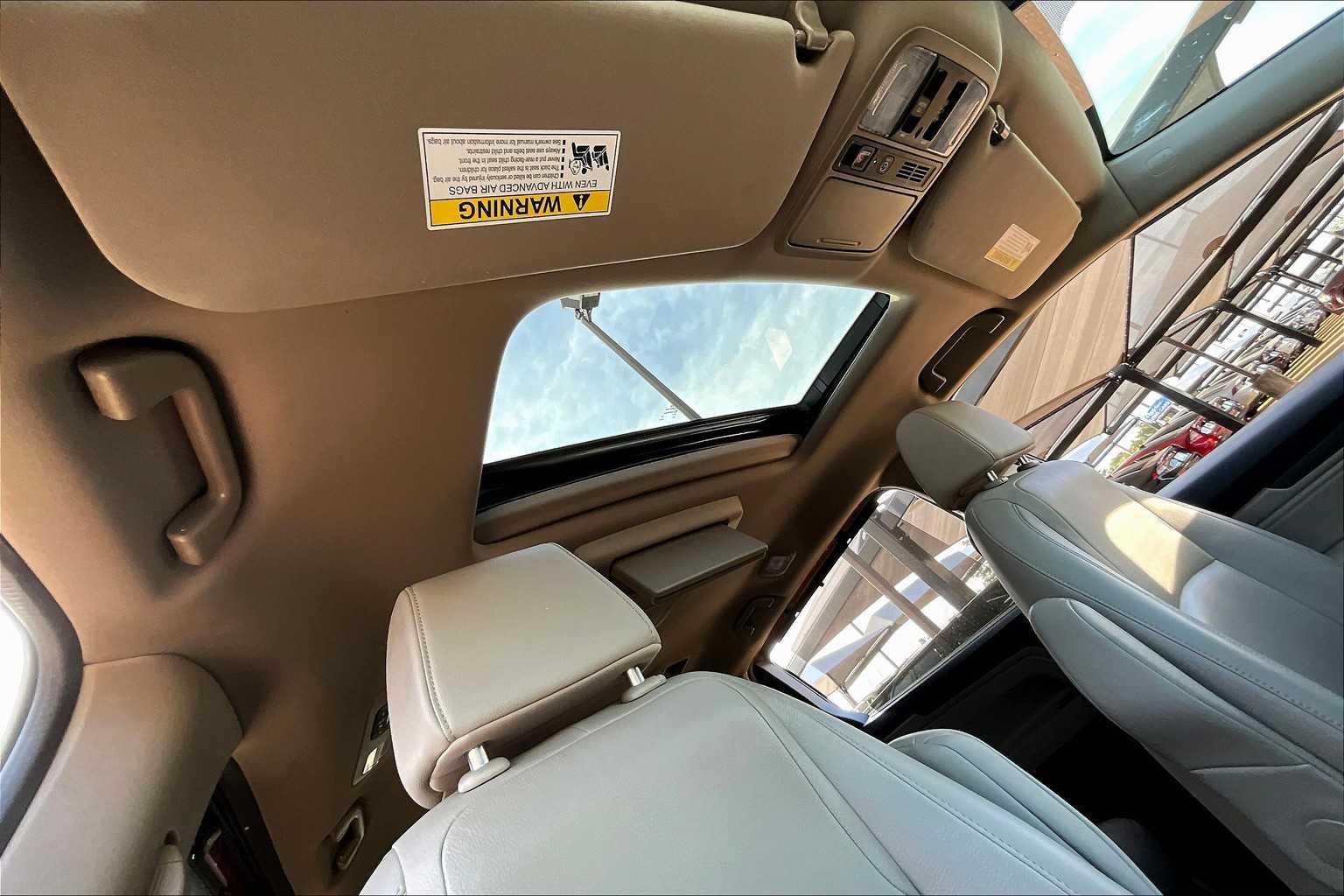 2019 Honda Odyssey Touring photo 13