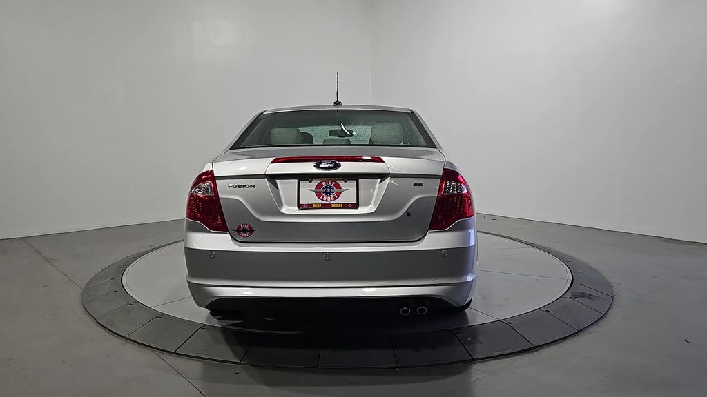 2011 Ford Fusion SE photo 4