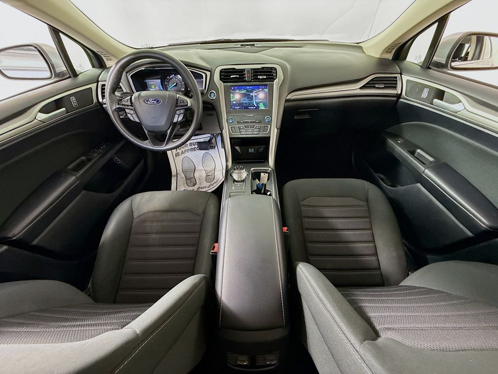 2020 Ford Fusion Hybrid SE photo 21
