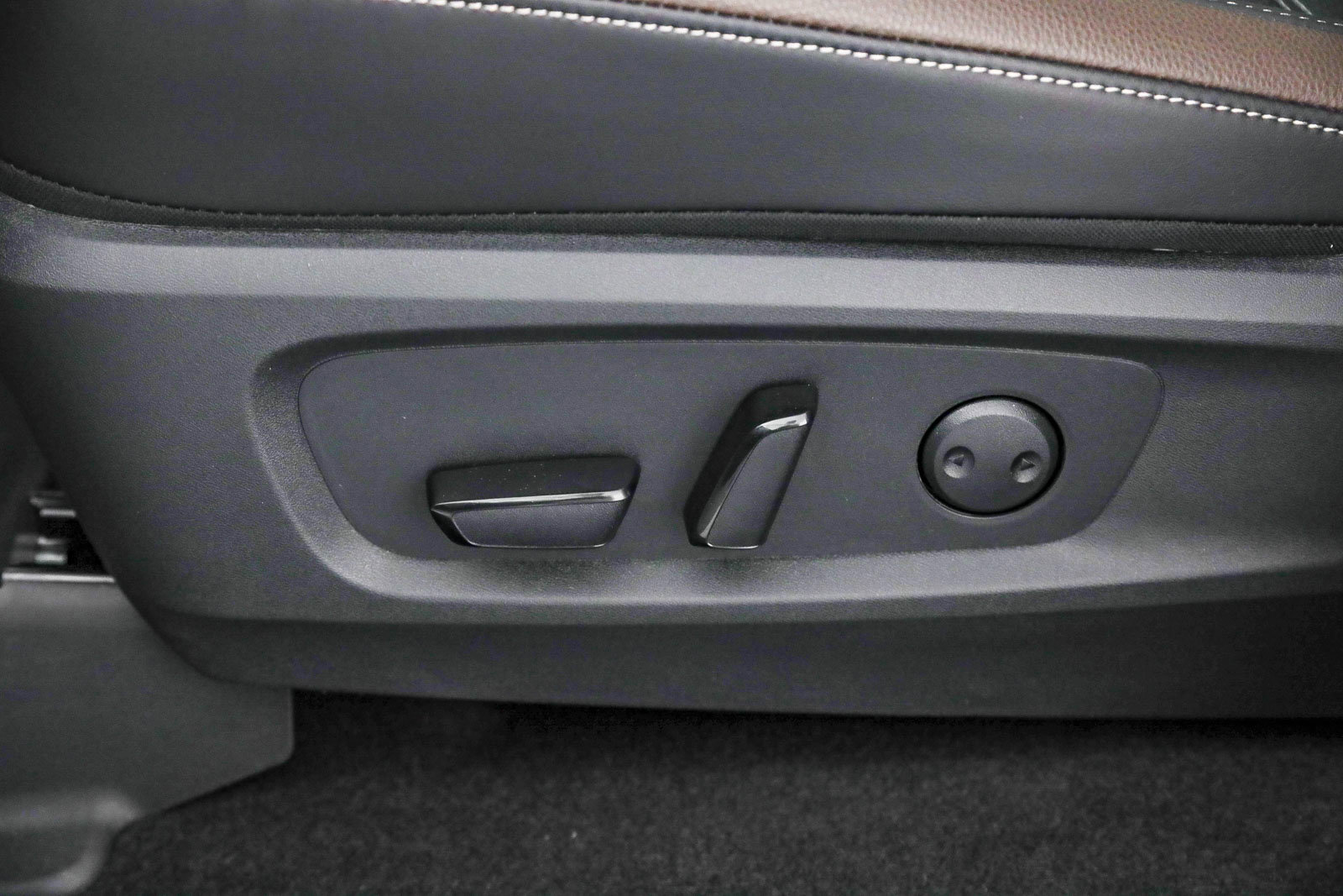 2025 Nissan Pathfinder Platinum photo 22