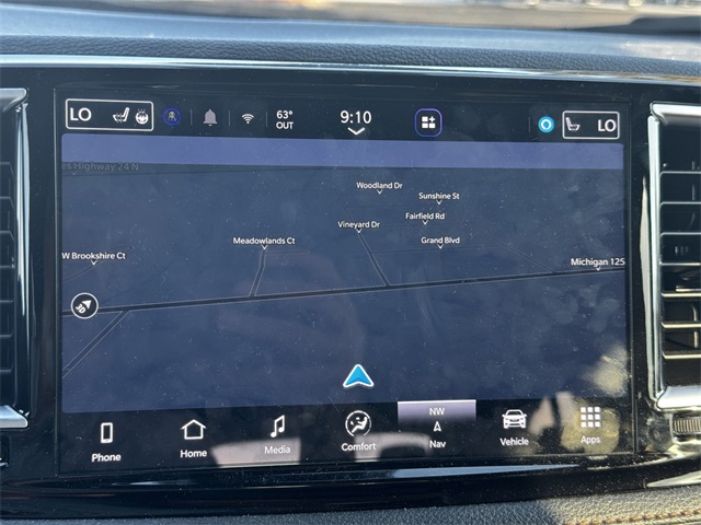 2025 Chrysler Pacifica Pinnacle photo 35