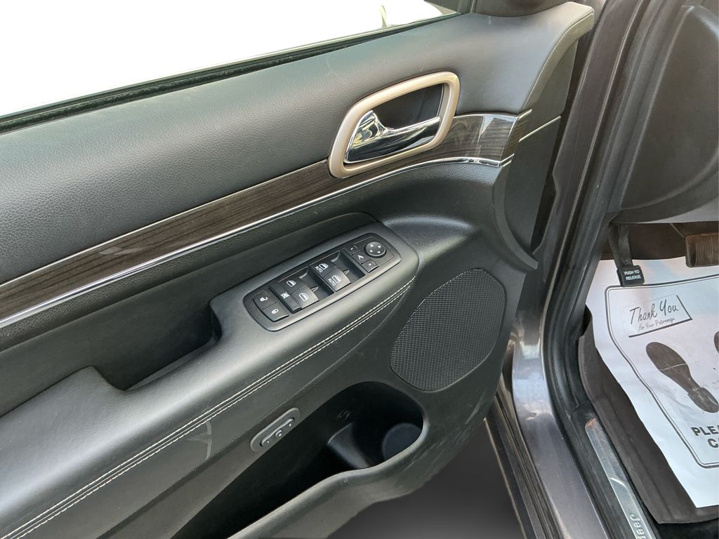2015 Jeep Grand Cherokee Overland photo 19