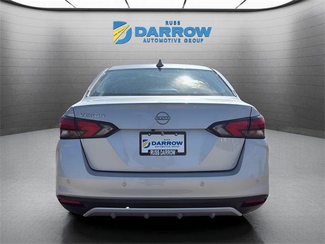 2025 Nissan Versa 1.6 SV photo 4