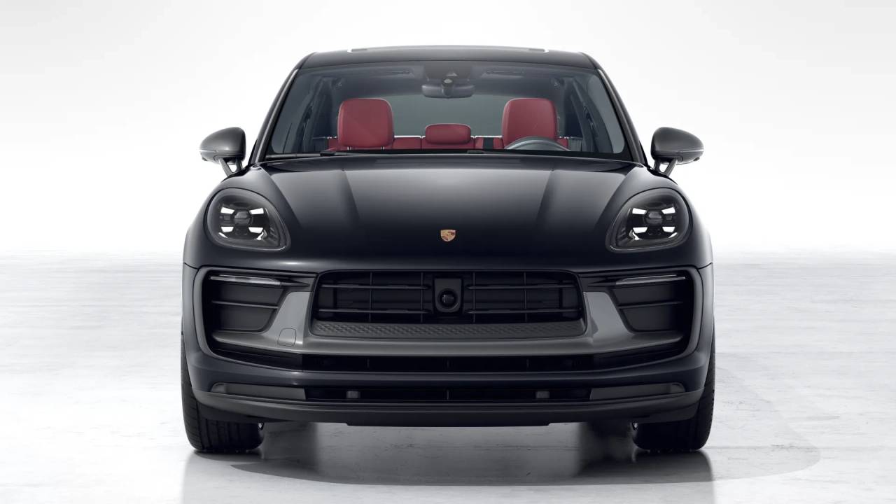 2026 Porsche Macan T photo 8