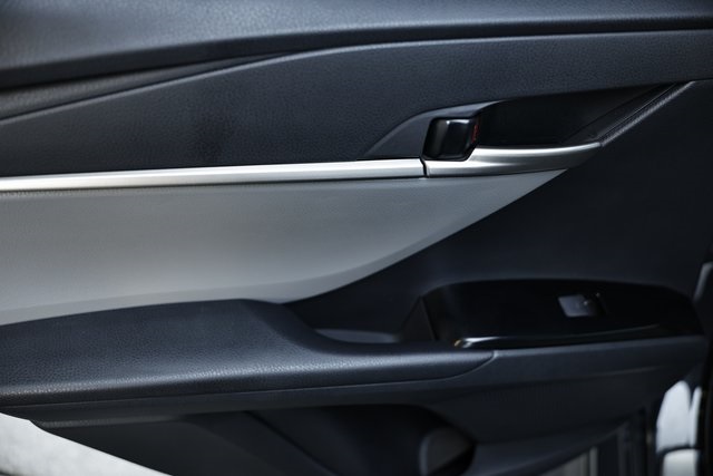 2025 Toyota Camry SE photo 23