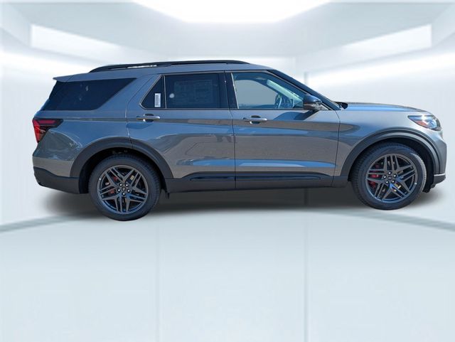 2025 Ford Explorer ST photo 6