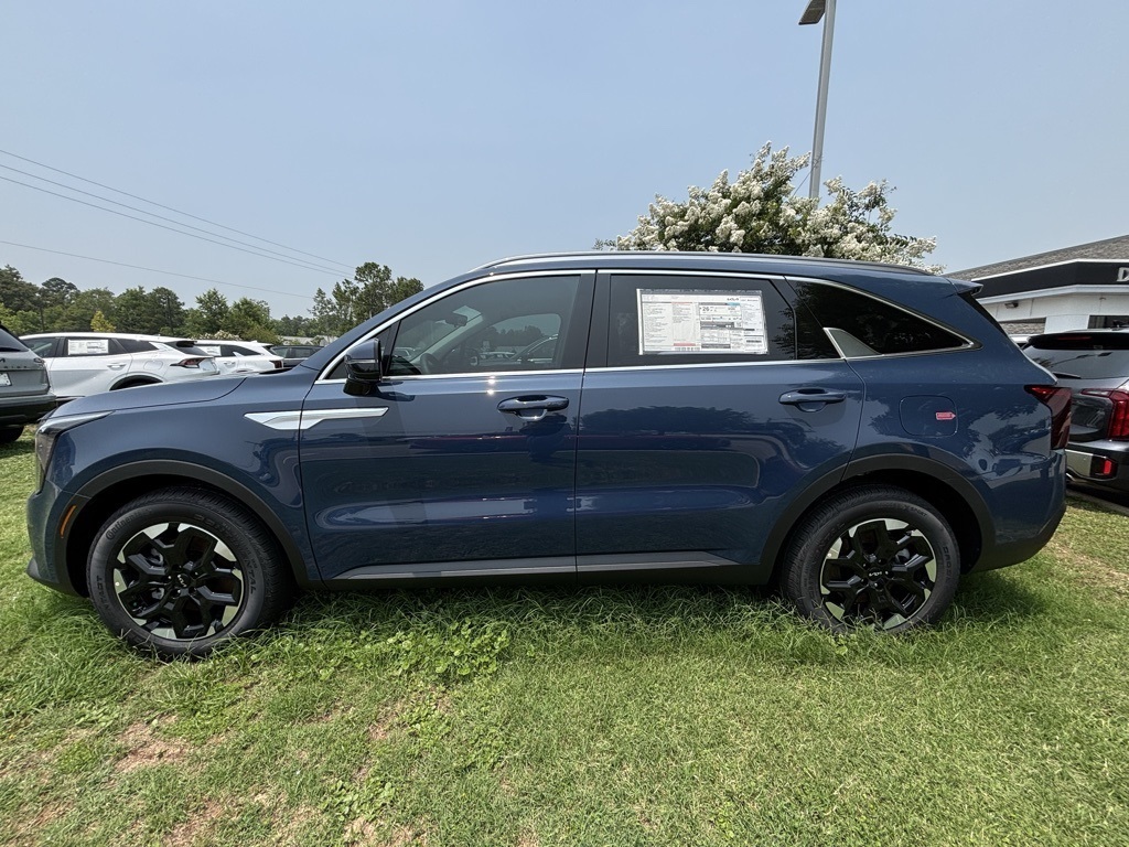 2025 Kia Sorento S photo 4