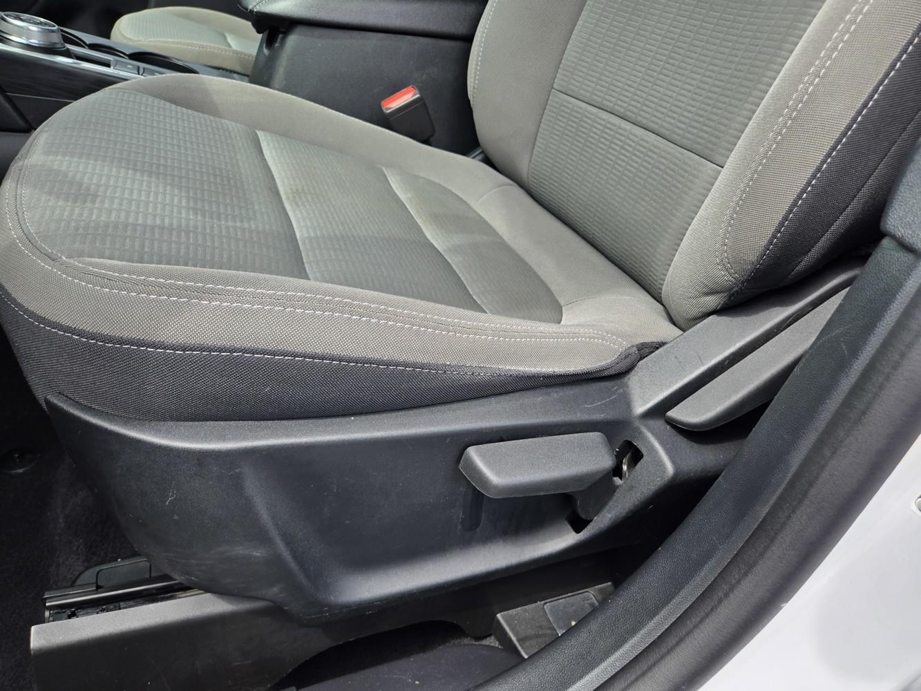 2022 Ford Escape S photo 22
