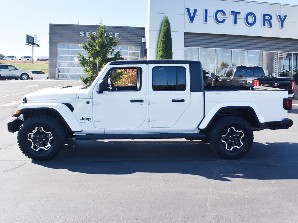 2022 Jeep Gladiator Sport S photo 2