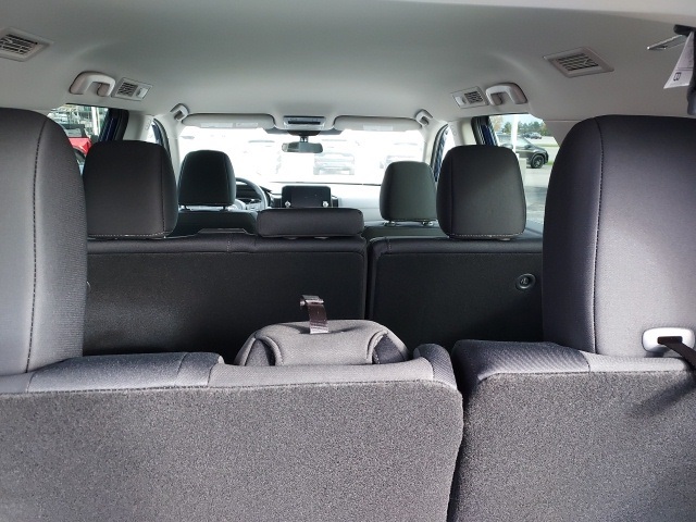 2025 Nissan Pathfinder SV photo 3