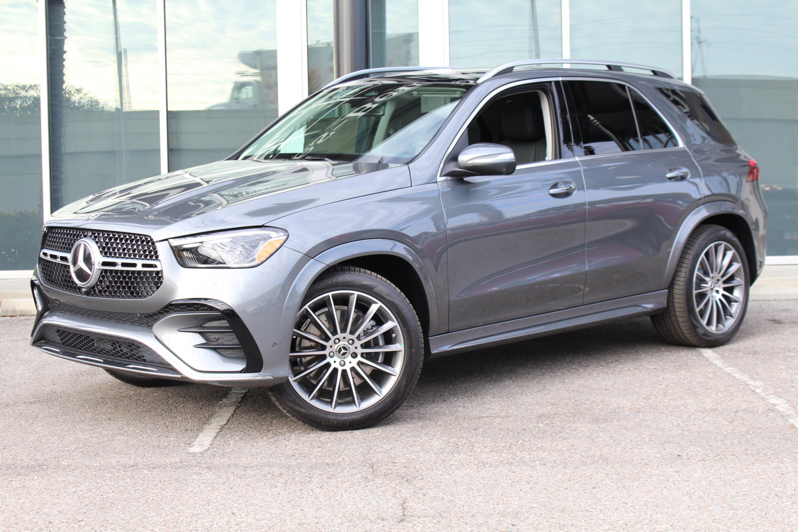 2025 Mercedes Benz GLE 350 4MATIC photo 2
