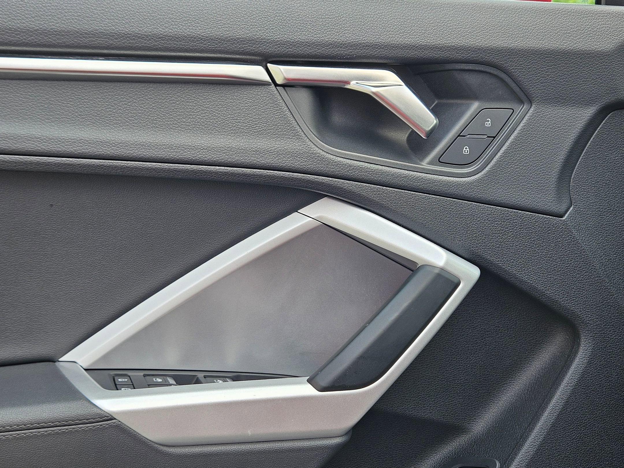 2024 Audi Q3 S line Premium photo 15