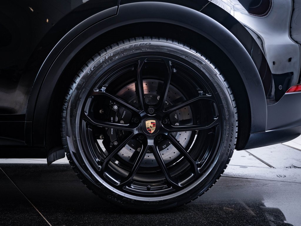 2024 Porsche Cayenne Coupe Turbo GT photo 12