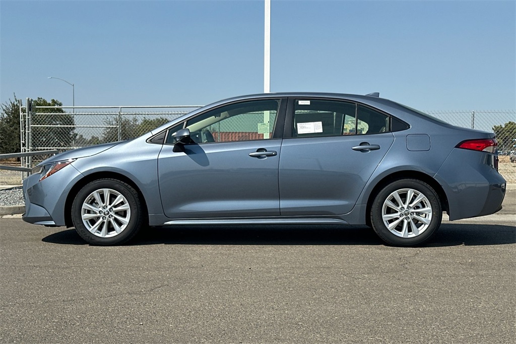 2025 Toyota Corolla LE photo 7