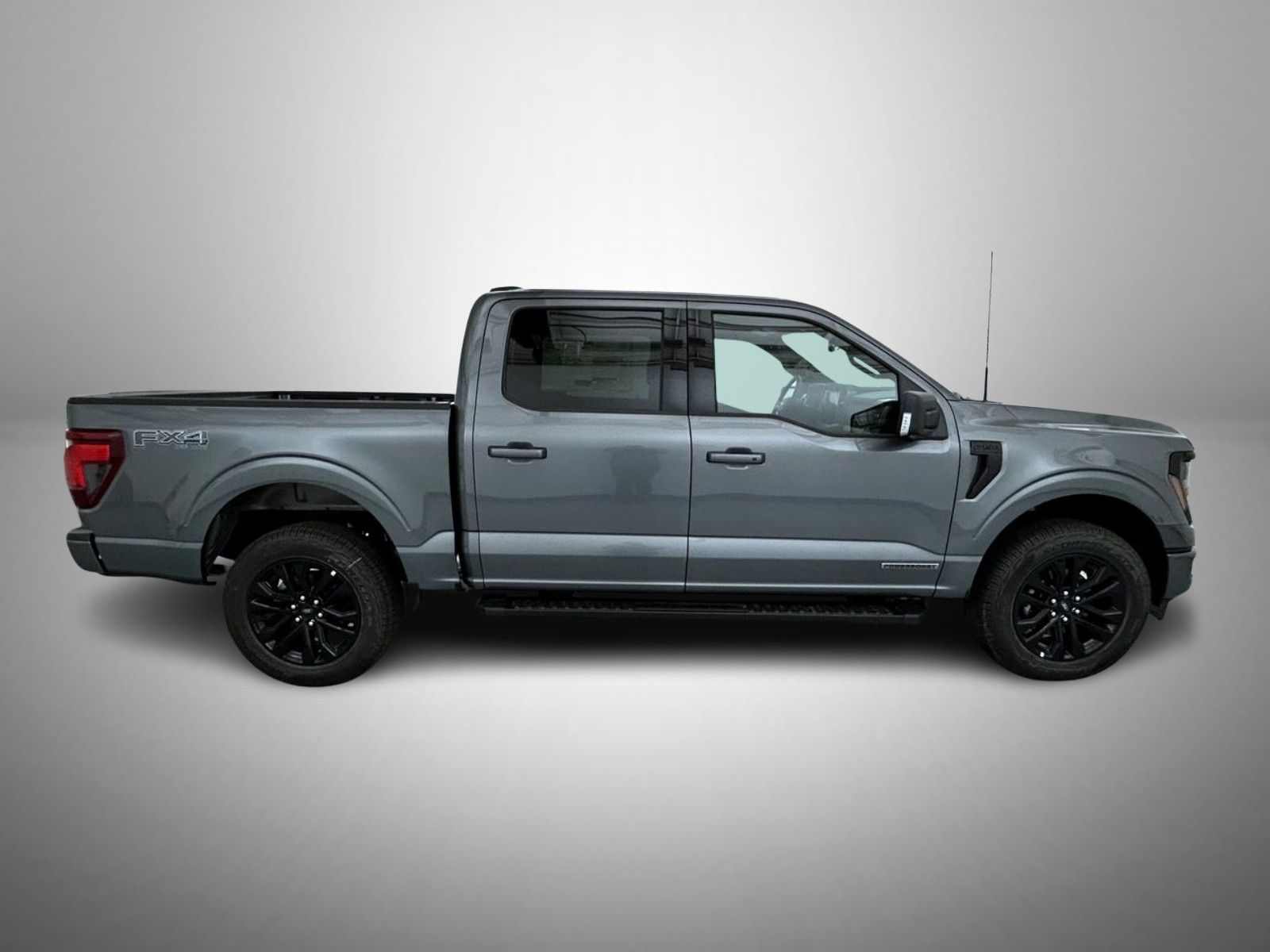 2025 Ford F-150 XLT photo 4