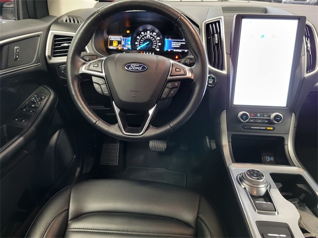 2022 Ford Edge SEL photo 26
