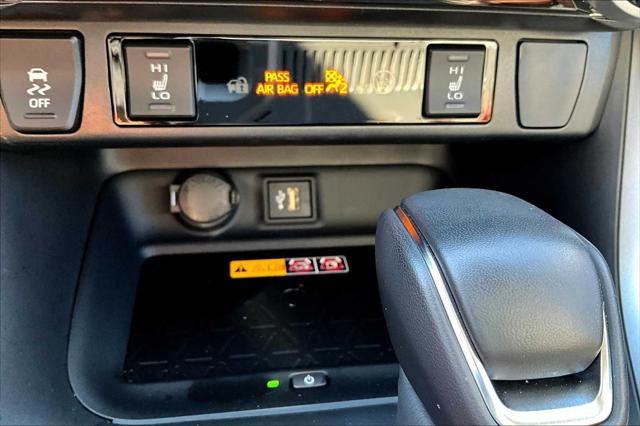 2025 Toyota RAV4 Hybrid XLE Premium photo 35