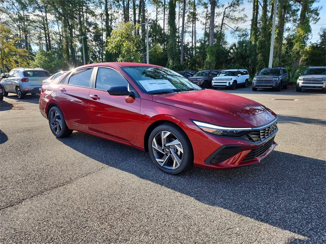 2025 Hyundai Elantra SEL's photo