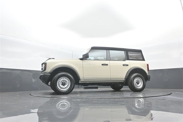 2025 Ford Bronco Base photo 24
