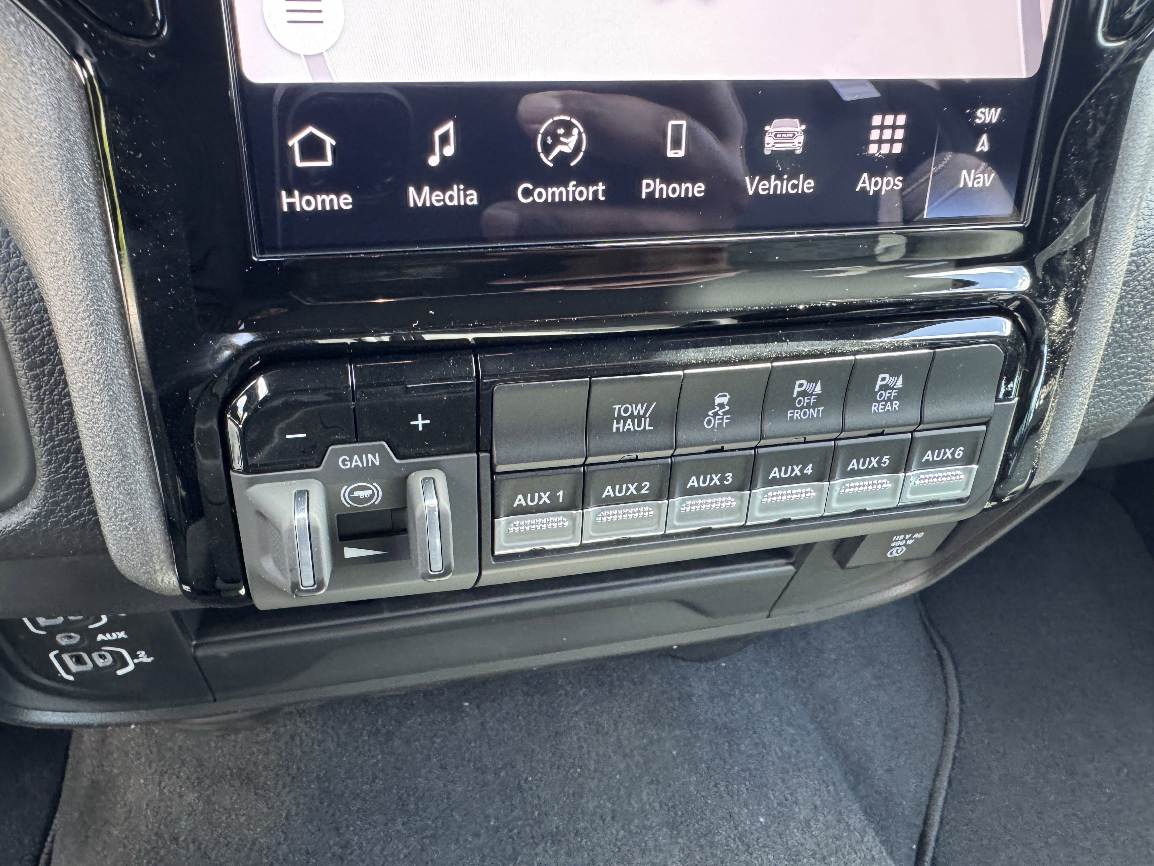2025 Ram 2500 Tradesman photo 7