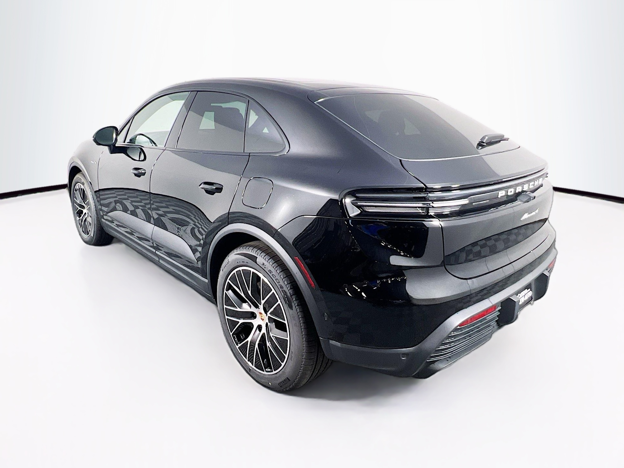 2025 Porsche Macan 4 Electric photo 3