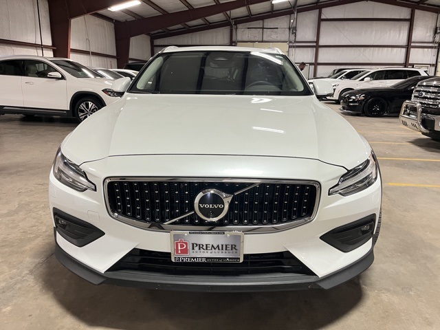 2024 Volvo V60 Cross Country B5 Plus photo 5
