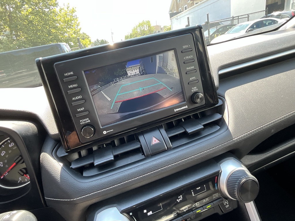 2022 Toyota RAV4 LE photo 13