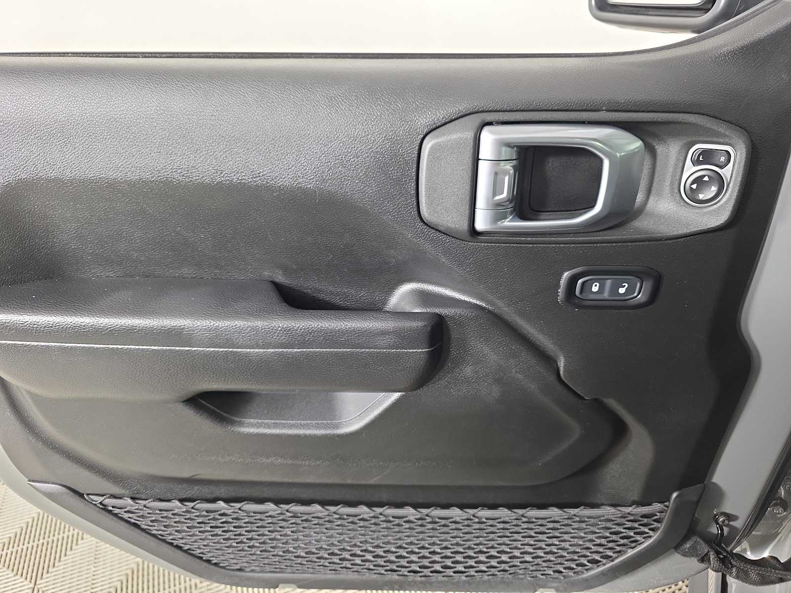 2023 Jeep Wrangler Sport S photo 22