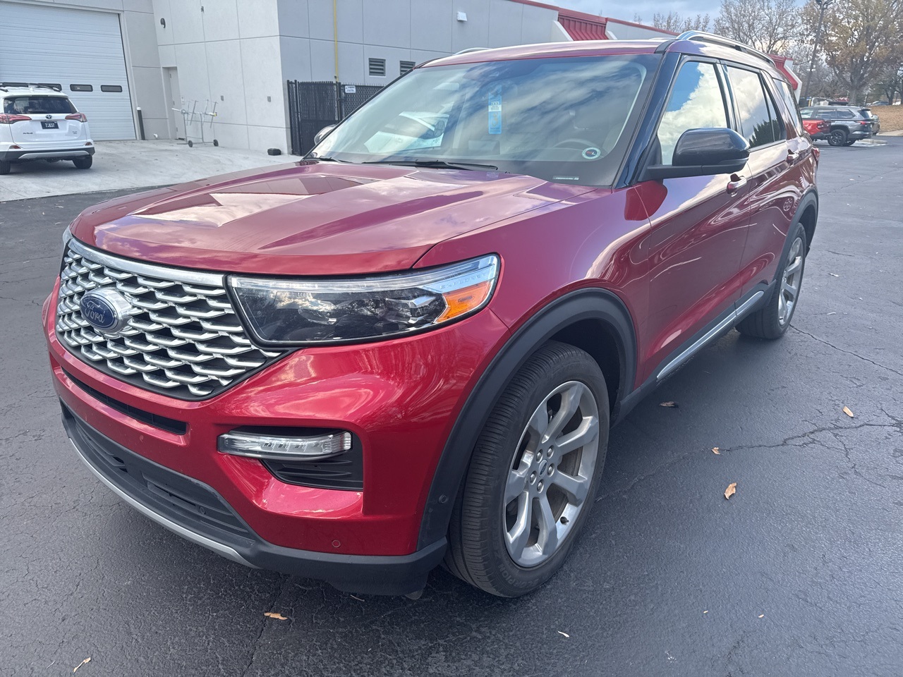 2020 Ford Explorer Platinum's photo