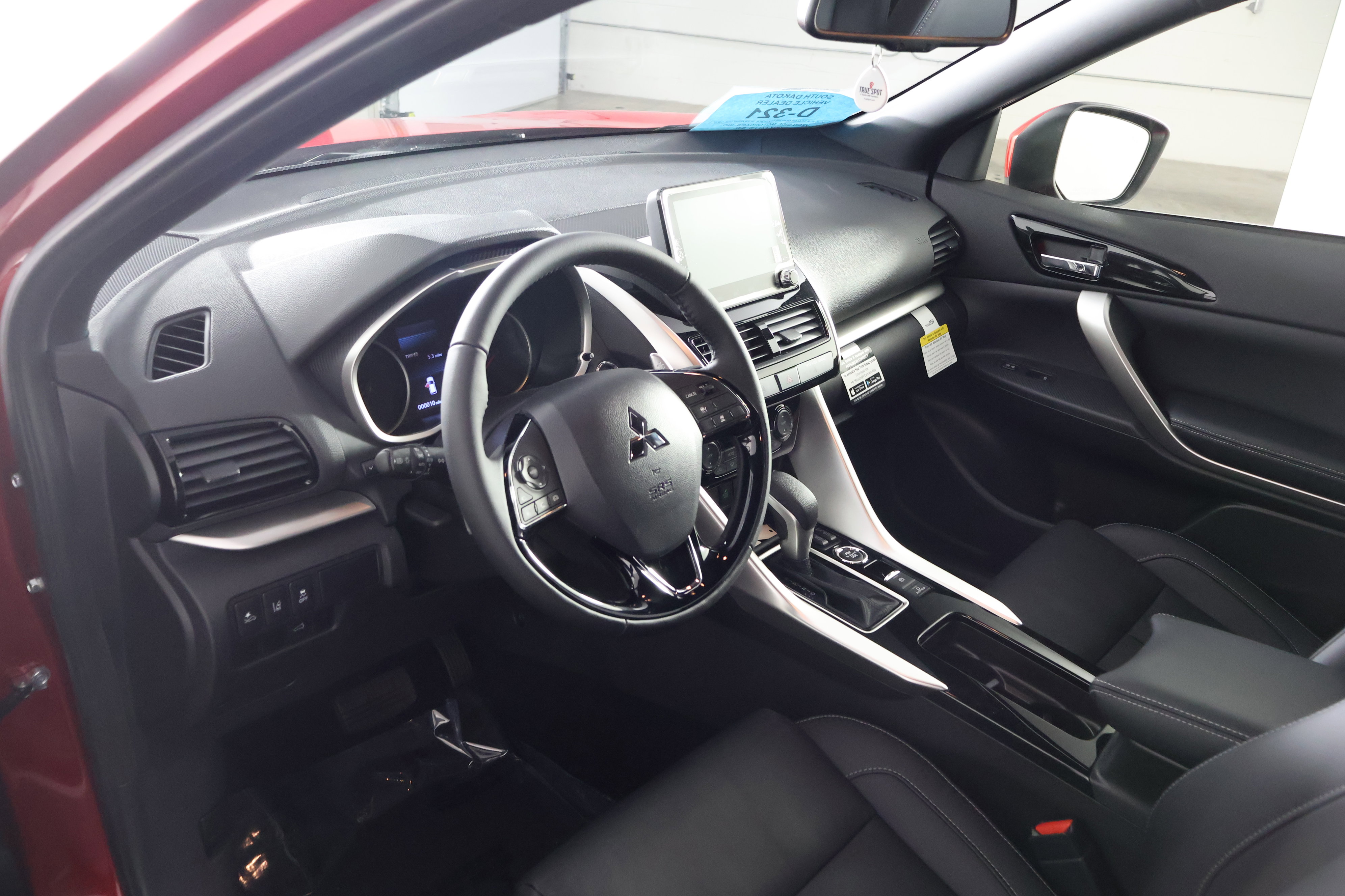 2025 Mitsubishi Eclipse Cross SEL photo 2