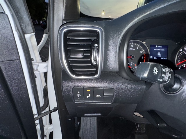 2020 Kia Sportage S photo 16