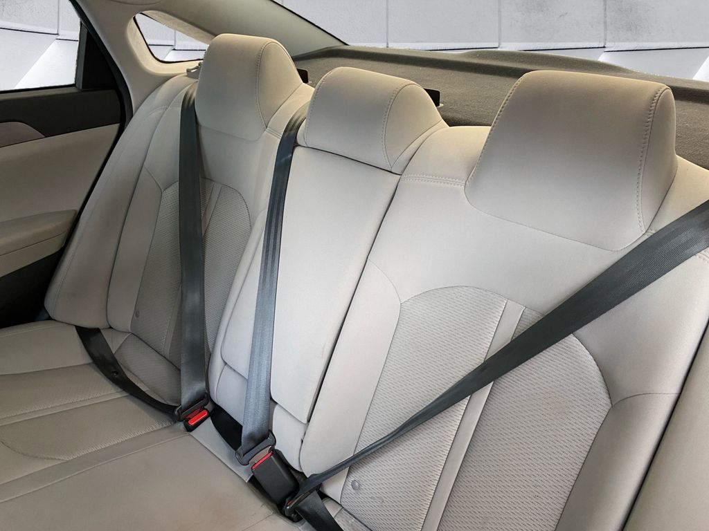 2019 Hyundai Sonata SE photo 18