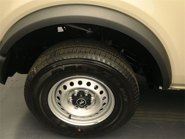 2025 Ford Bronco Base photo 10