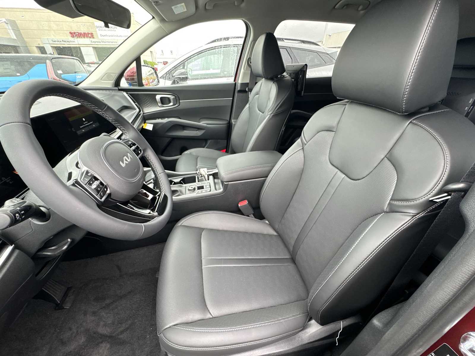 2025 Kia Sorento S photo 3