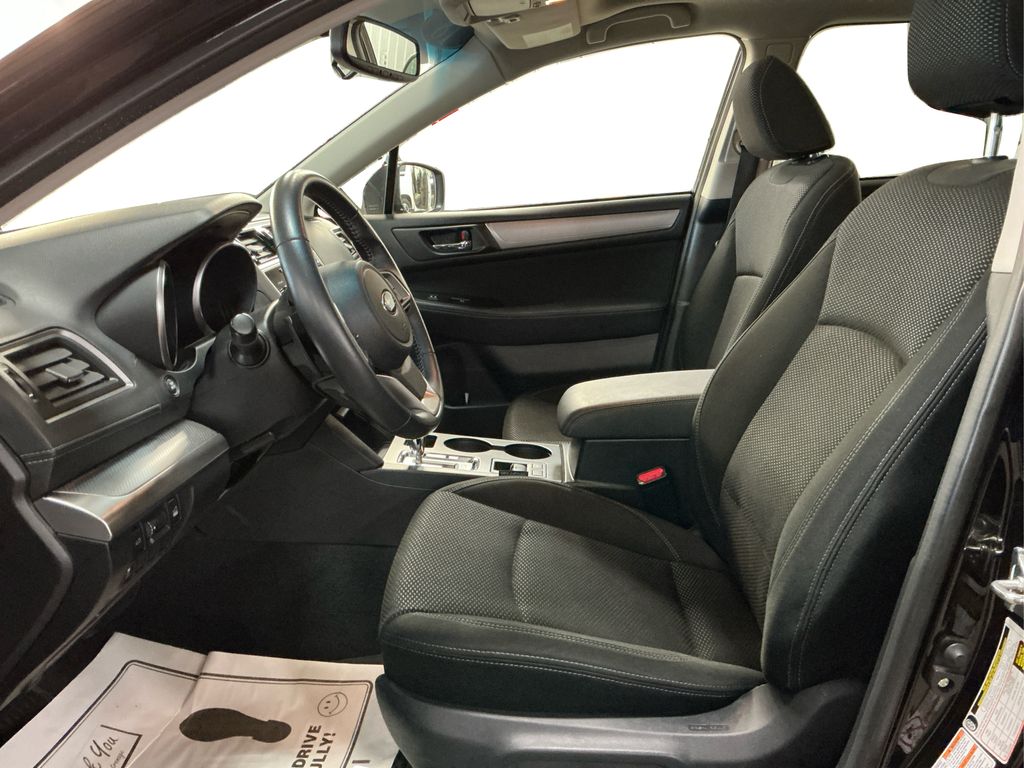 2018 Subaru Outback 2.5i Premium photo 21